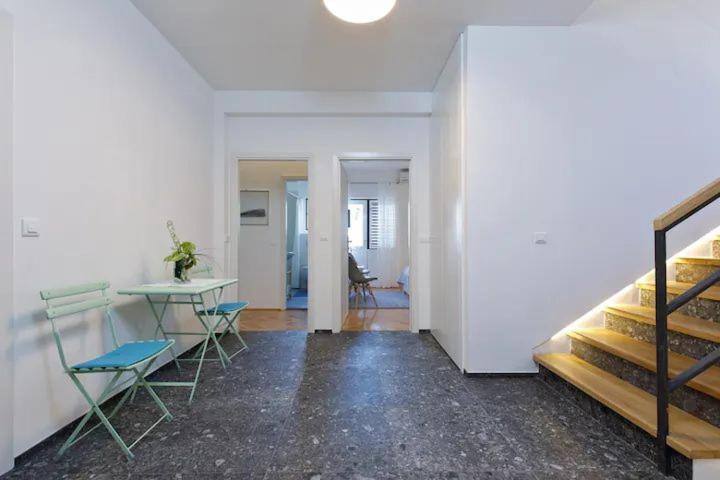 Apartment & Rooms Nugal Makarska Rum bild